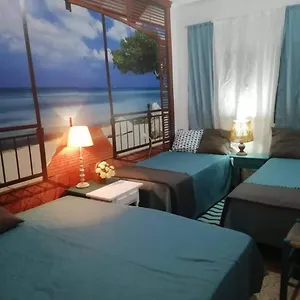 Pensión Can Pau Guesthouse, Llançà